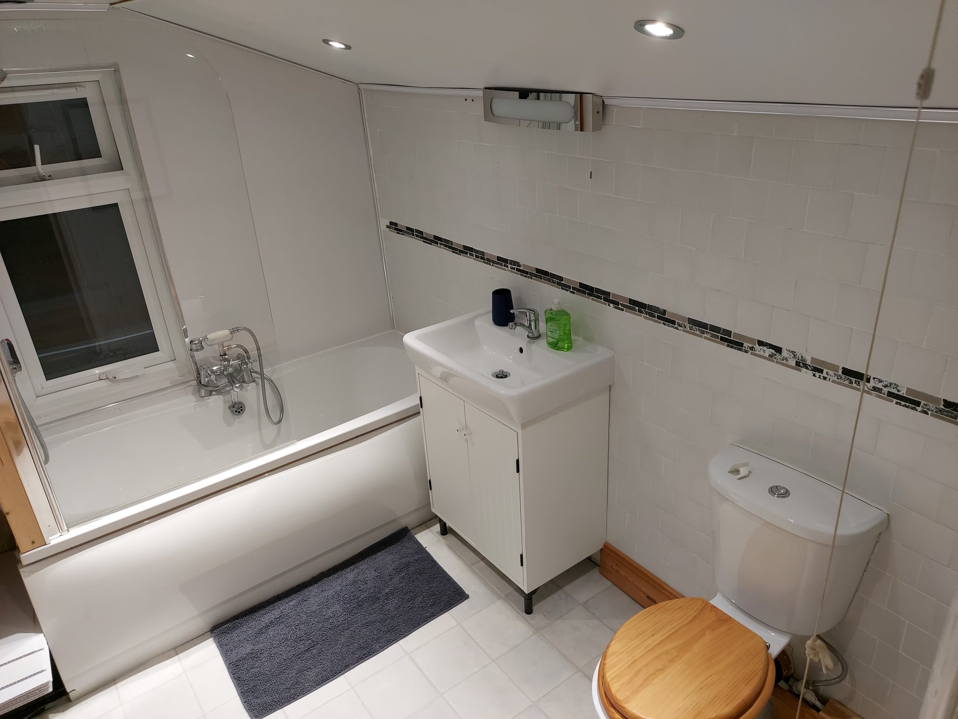 ALEXANDRA VILLA - CHATHAM KENT