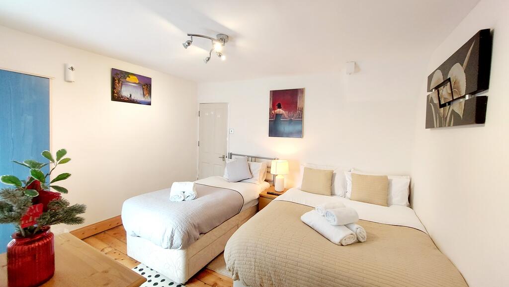 ALEXANDRA VILLA - CHATHAM KENT