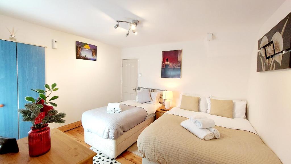 ALEXANDRA VILLA - CHATHAM KENT