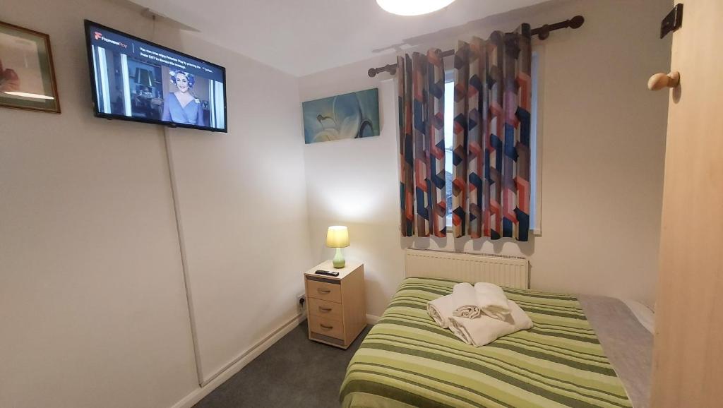 CENTRAL HAVEN -5 BEDROOMS IN CANTERBURY