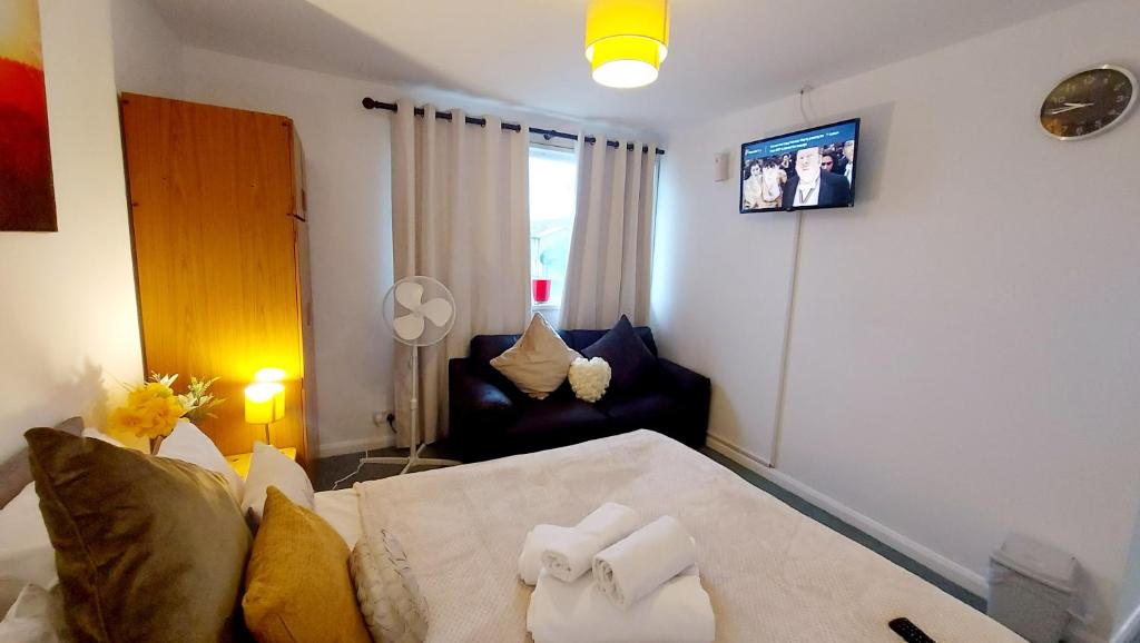 CENTRAL HAVEN -5 BEDROOMS IN CANTERBURY