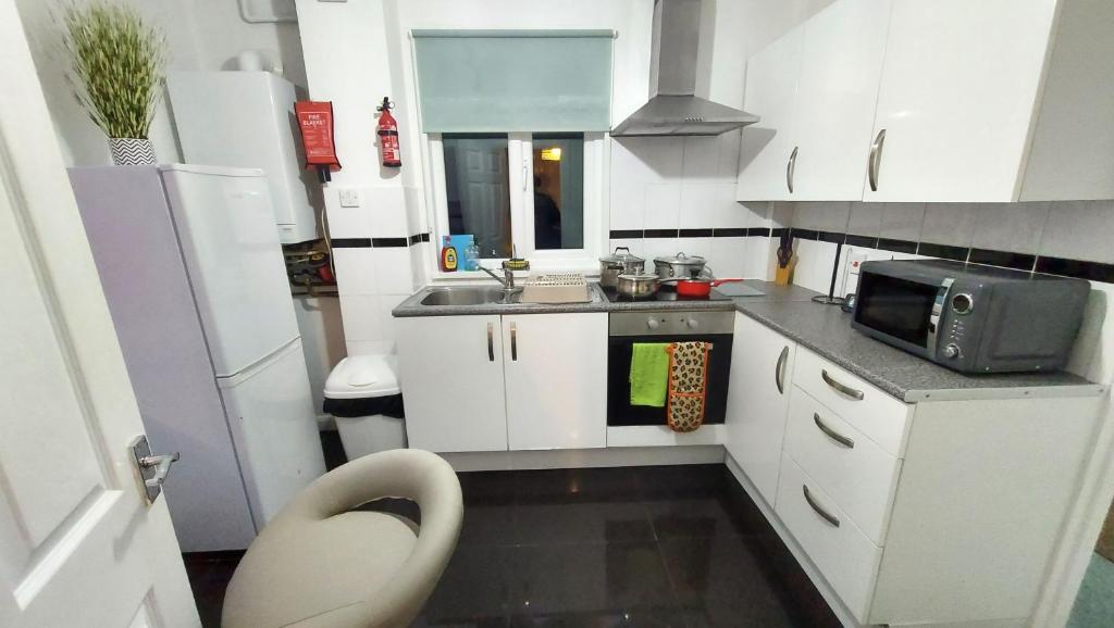 CENTRAL HAVEN -5 BEDROOMS IN CANTERBURY