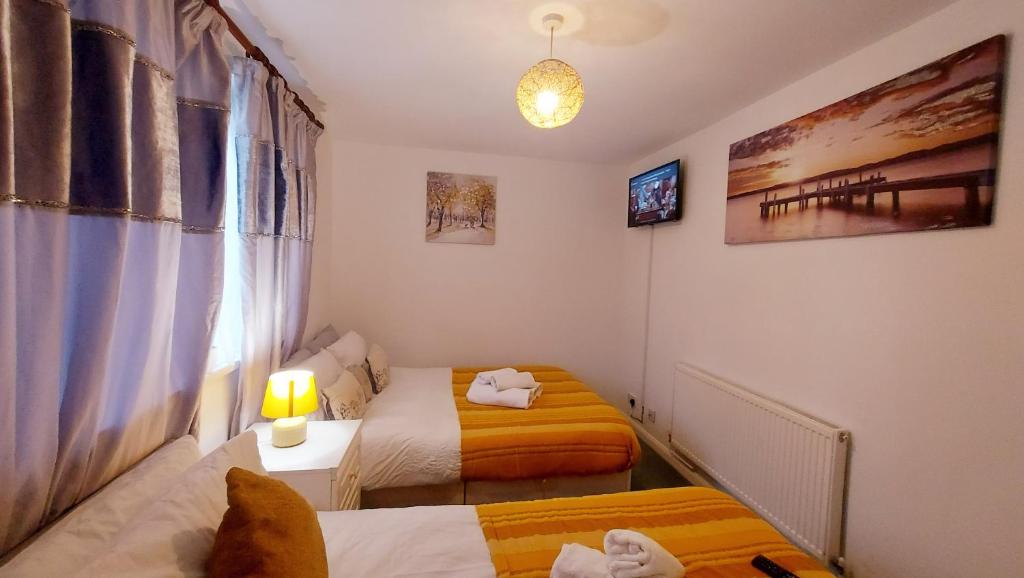 CENTRAL HAVEN -5 BEDROOMS IN CANTERBURY