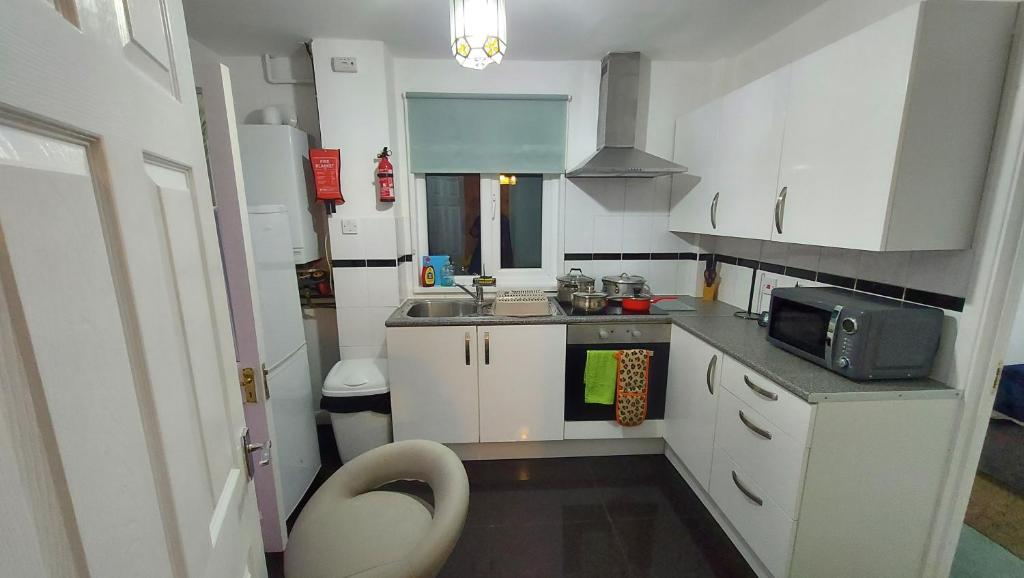 CENTRAL HAVEN -5 BEDROOMS IN CANTERBURY
