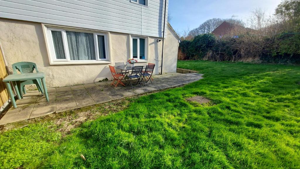 CENTRAL HAVEN -5 BEDROOMS IN CANTERBURY