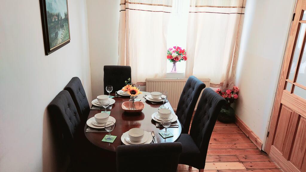 ALEXANDRA  VILLA - CHATHAM KENT