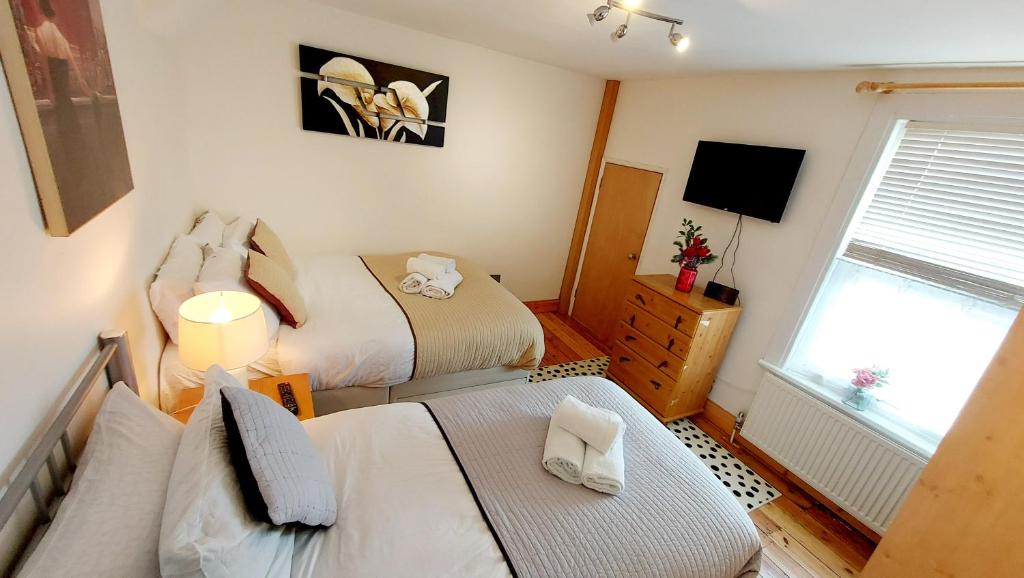 ALEXANDRA  VILLA - CHATHAM KENT