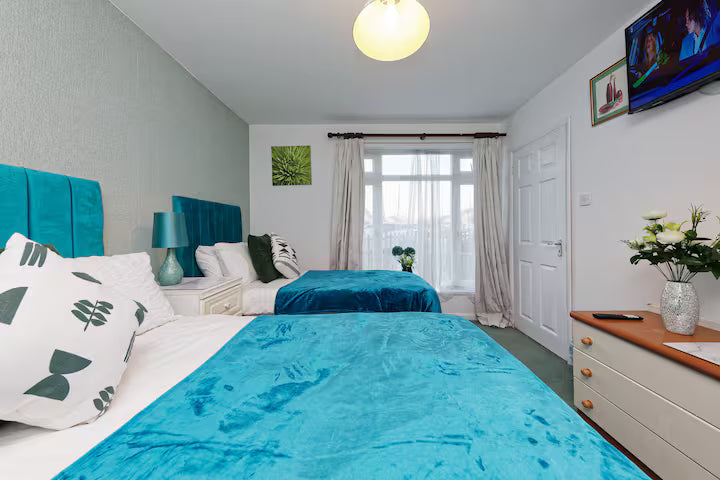CENTRAL HAVEN - 4 BEDROOMS IN CANTERBURY