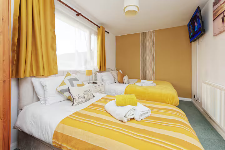 CENTRAL HAVEN - 4 BEDROOMS IN CANTERBURY