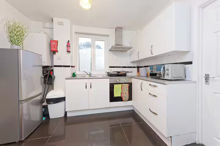 CENTRAL HAVEN - 4 BEDROOMS IN CANTERBURY
