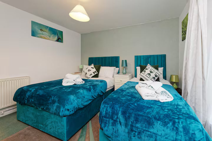 CENTRAL HAVEN - 4 BEDROOMS IN CANTERBURY