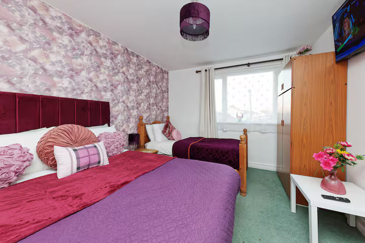 CENTRAL HAVEN - 4 BEDROOMS IN CANTERBURY